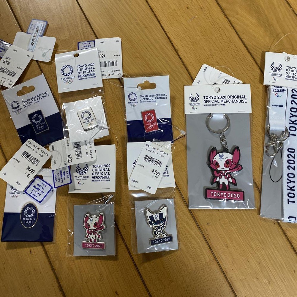 Tokyo Olympics 2020 Rubber Keychain Pin Badge 8 Pieces