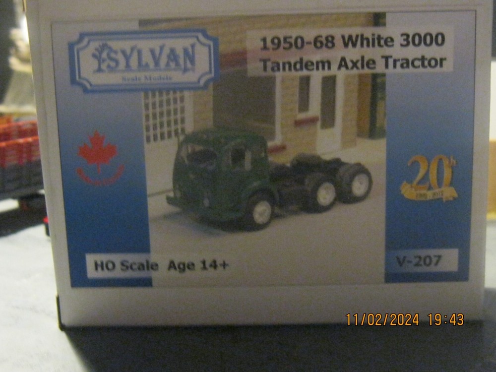 Ho scale Sylvan 1950 -68 White 3000 Tandem axle trailer
