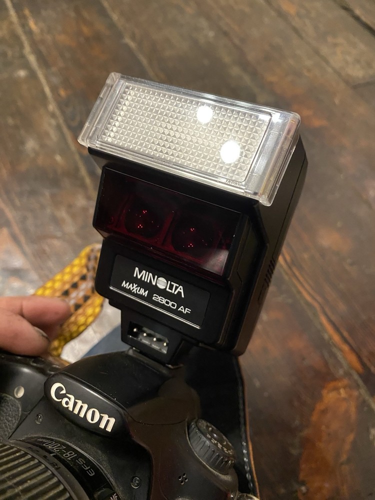 MINOLTA MAXXUM 2800 AF CAMERA FLASH W/ CASE