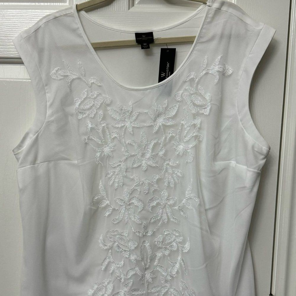 Worthington Women Top Size 2X Sleeveless White Lace Overlay on white