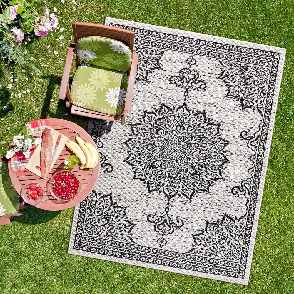 Modern 8x10 Medallion Black & White Outdoor Rug for Indoor and Outdoor Use