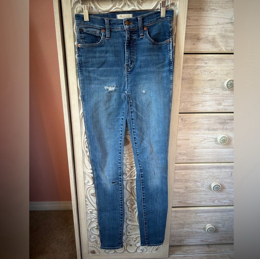 Madewell 10-inch high-rise skinny jeans in size 26 tall with mild distressing