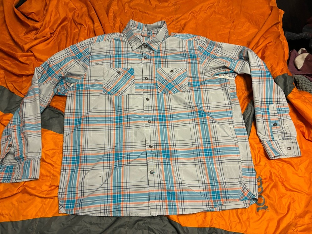 Under Armour Men's 2XL collared Long Sleeve Button Shirt Heatgear Loose