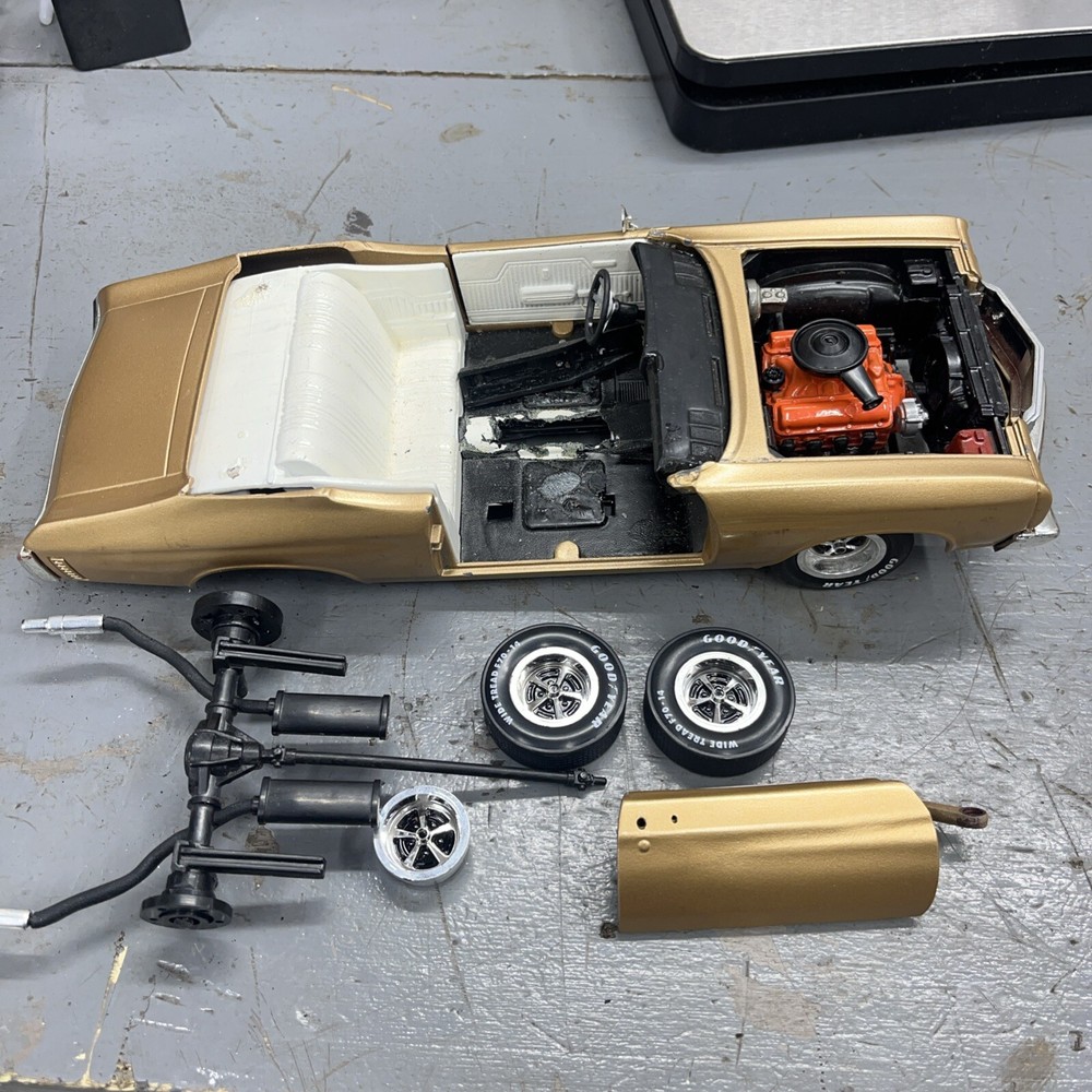 ERTL 1970 Chevrolet Chevelle 1:18 Scale Junkyard Parts Car