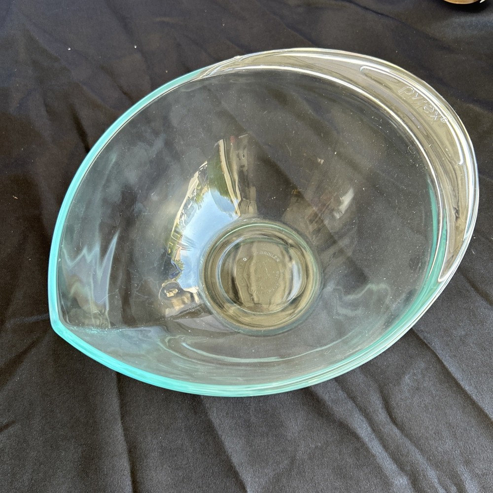 Pyrex 2.5 Qt Teardrop Clear Blue Tint Glass Mixing Batter Bowl #2225