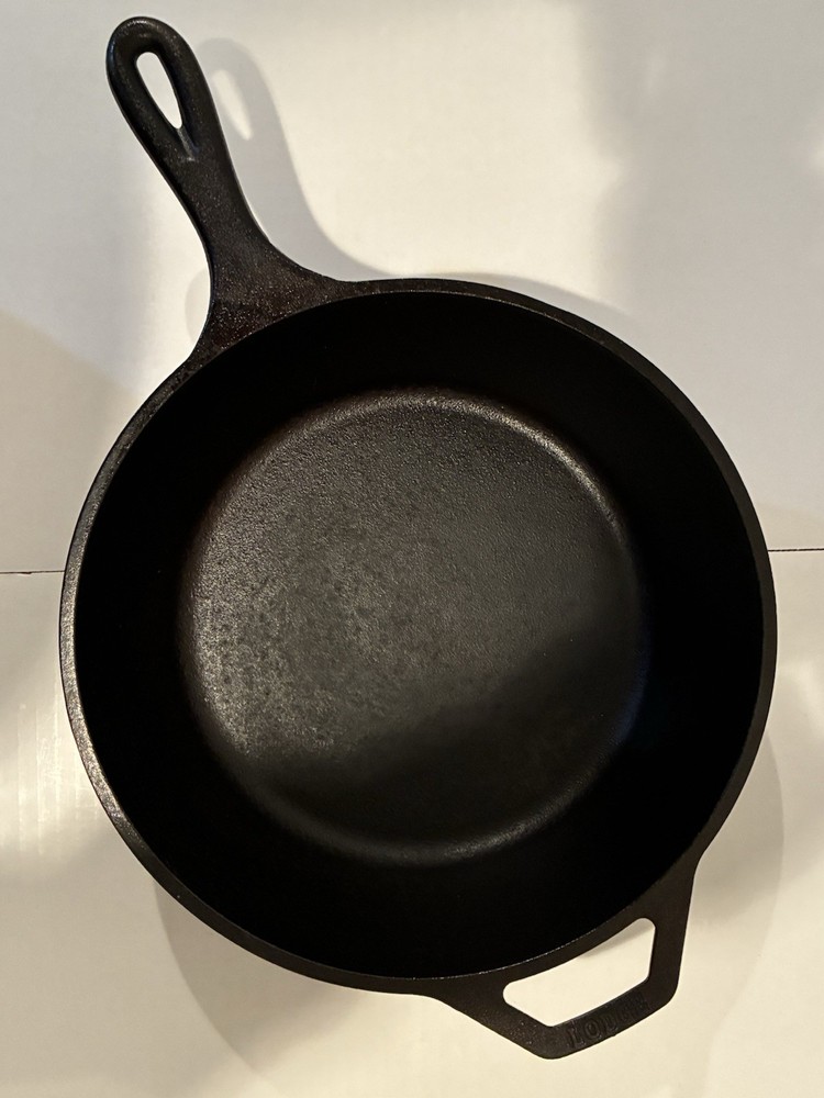 Vintage Lodge Cast Iron Stew Pot Dutch Oven With Skillet Lid Two For One