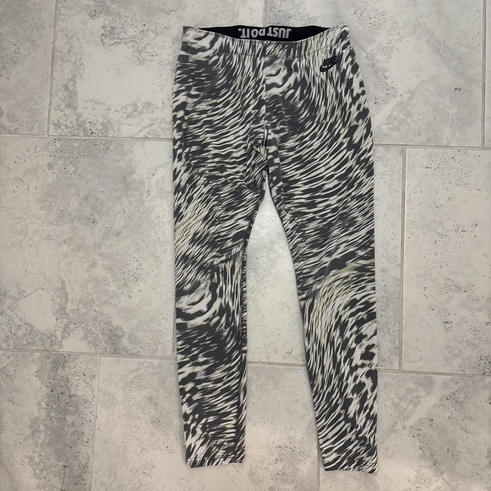 Nike Women Large Leg-A-See Windblur Legging in Black White Teal 683309-466