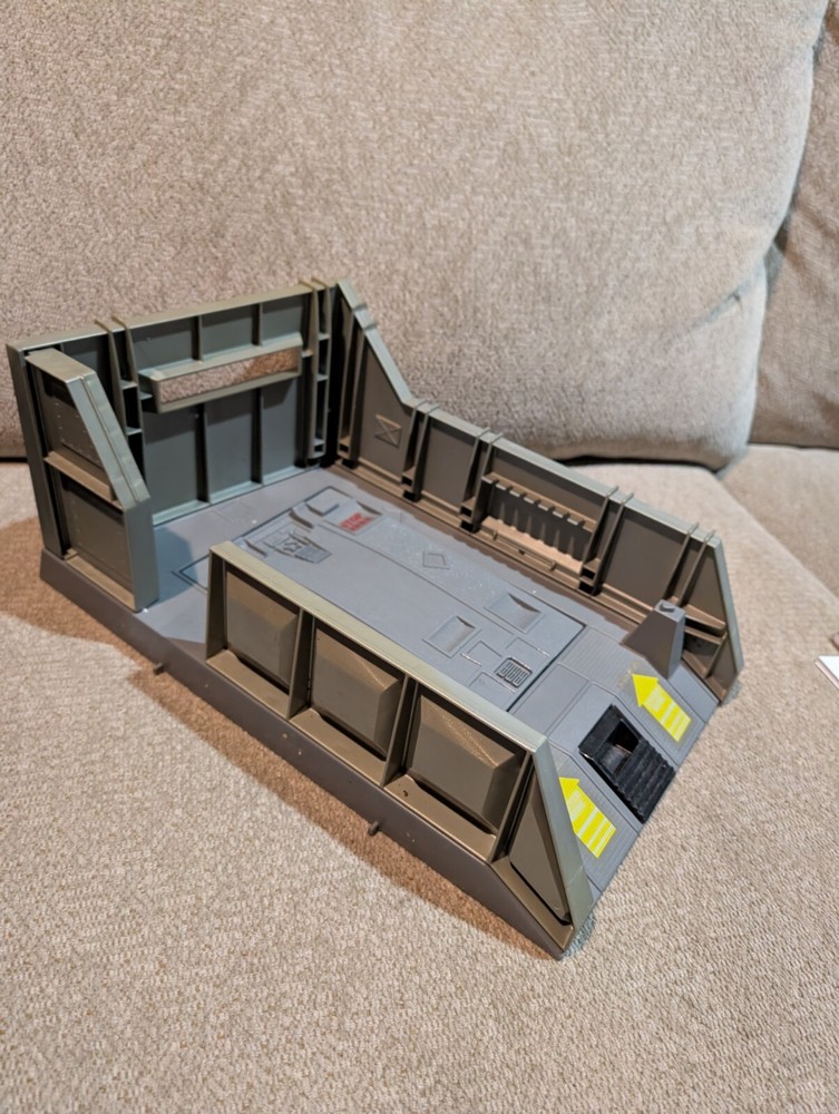 1983 Hasbro GI JOE Headquarters Command Center Playset Vehicle Bay