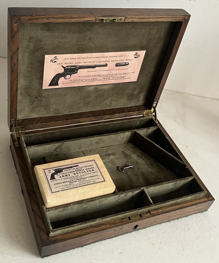 ANTIQUE CASE TO TAKE A COLT SAA REVOLVER PISTOL GUN (4.75 Barrel).