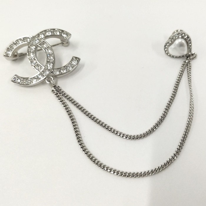 CHANEL Coco Mark Rhinestone Brooch B23B 696834 Gold-Tone Elegant Accessory