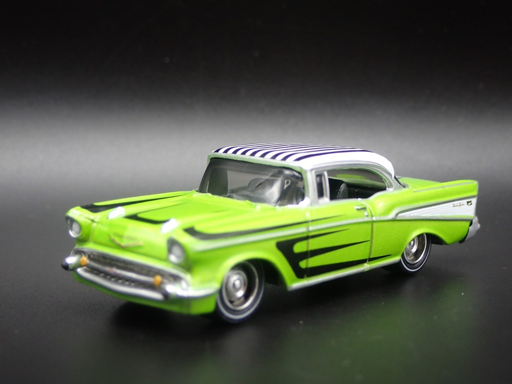 1957 57 CHEVY CHEVROLET BEL AIR 1:64 SCALE COLLECTIBLE DIORAMA DIECAST MODEL CAR