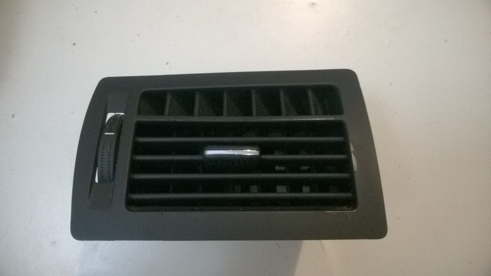 Vauxhall Zafira B 2012 Year Left Passenger Side Air Vent 13144398