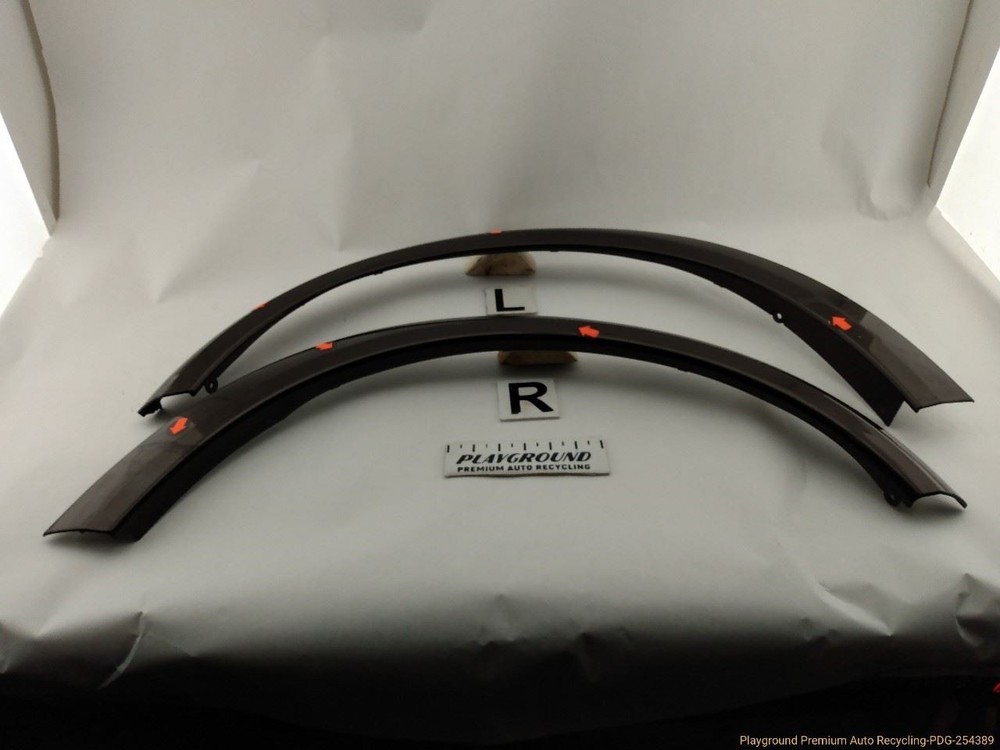 Volvo C30 Left Front & Rear Fender Flare Moldings 2007-2013