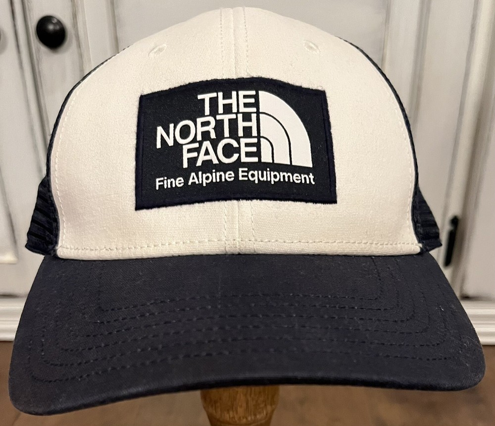 North Face Mens Adjustable Trucker Mesh Snapback Hat in Navy
