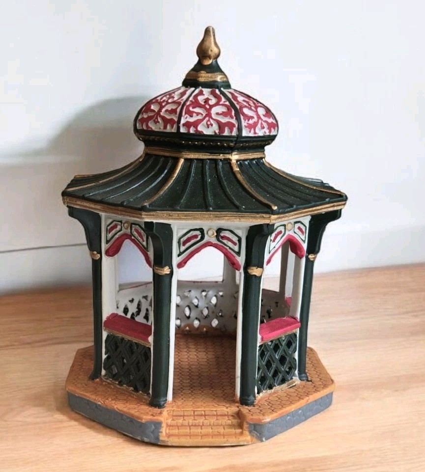 1996 LEMAX Ceramic Gazebo Vintage Christmas Village Collectible
