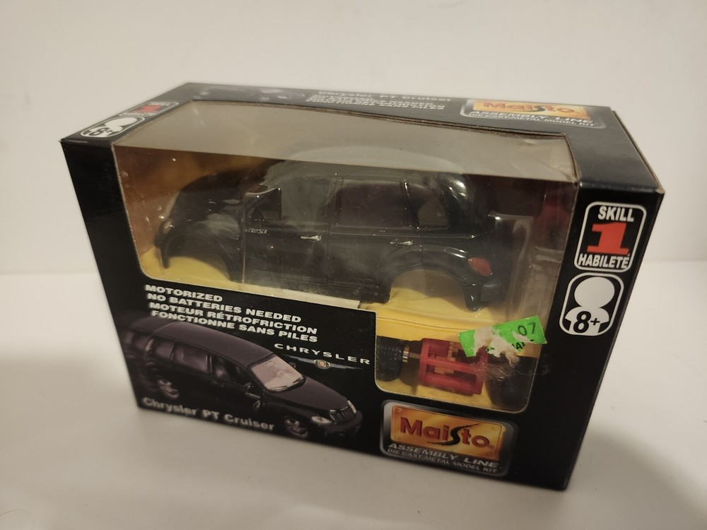 MAISTO ASSEMBLY LINE CHRYSLER PT CRUISER NEW DIECAST MODEL CAR KIT MOTORIZED New