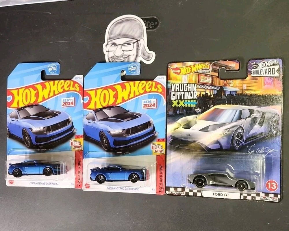Hot Wheels Boulevard Ford GT Plus 2 Hot Wheels Ford Mustang Dark Horse