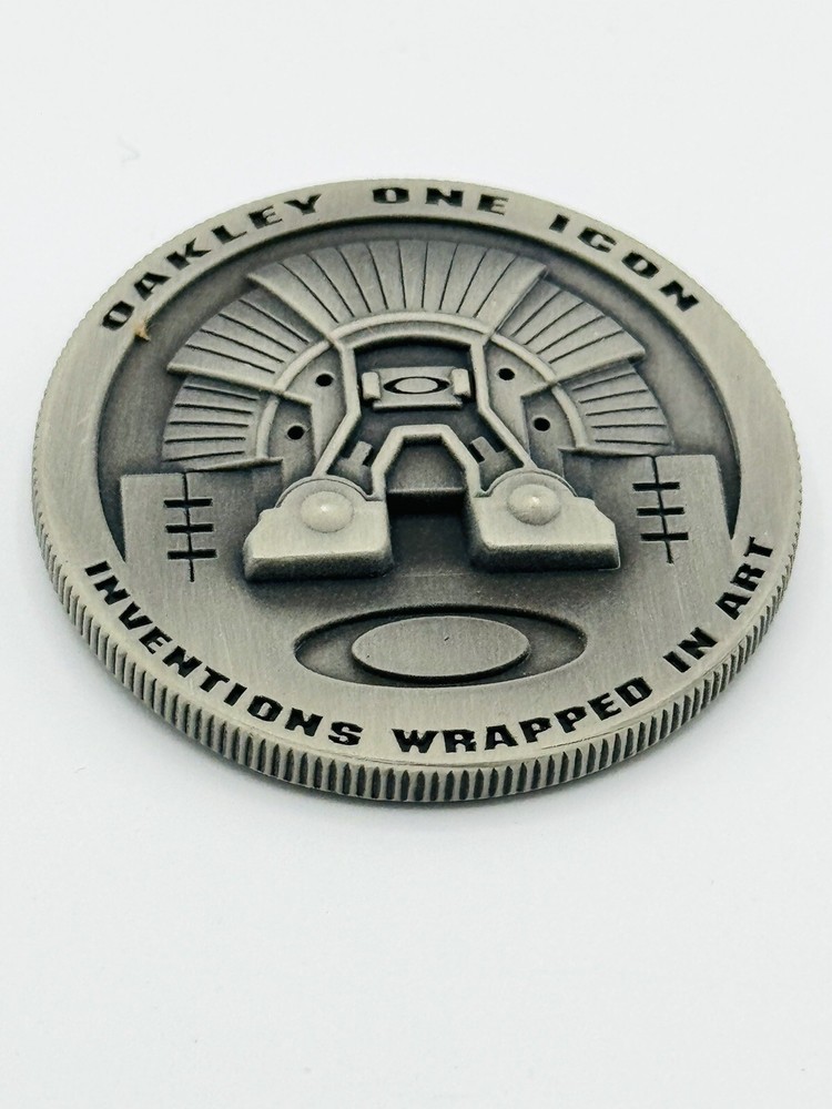OAKLEY ONE ICON CHALLENGE COIN X-METAL SKULL RARE BUNKER hard 2 Find Collectible