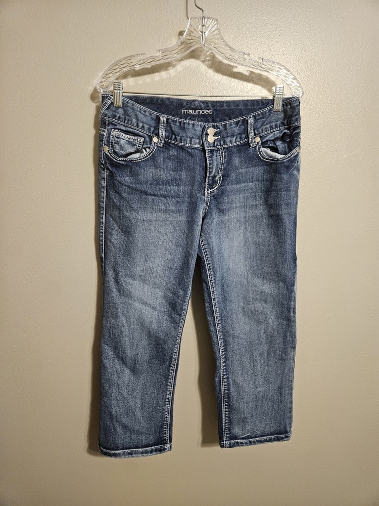 Maurices Juniors Blue Denim Embroidered Back Pocket Capris Size 11/12