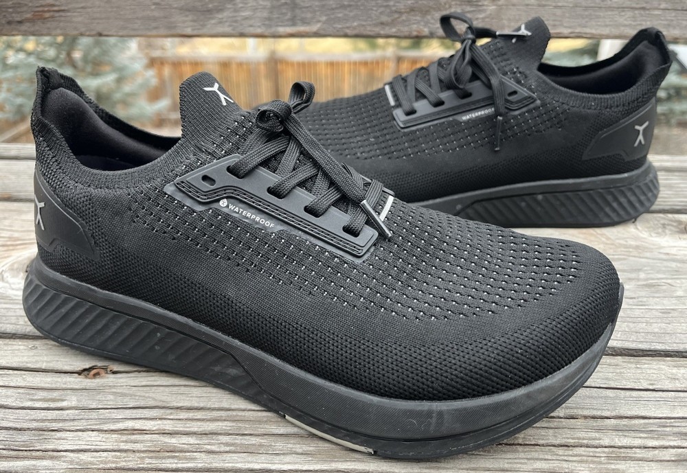 Flux Adapt Runner Unisex Men's 7.5 Women's 9 Minimalist Running Shoes - Black