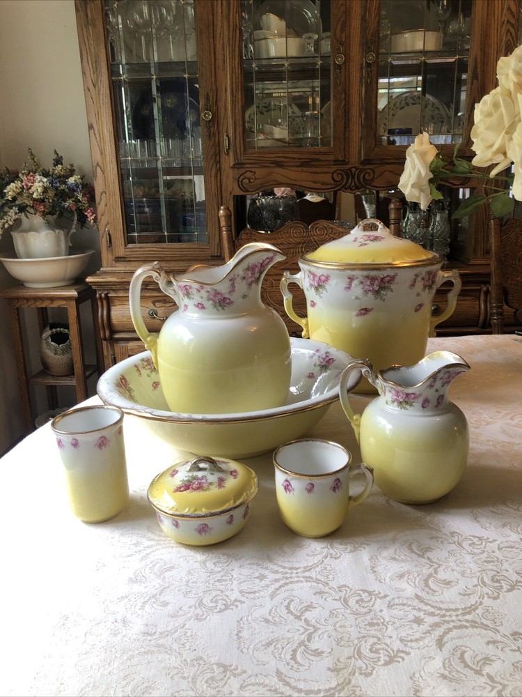 Maddocks Works Lamberton 7 Piece Chamber/Vanity Set Royal porcelain