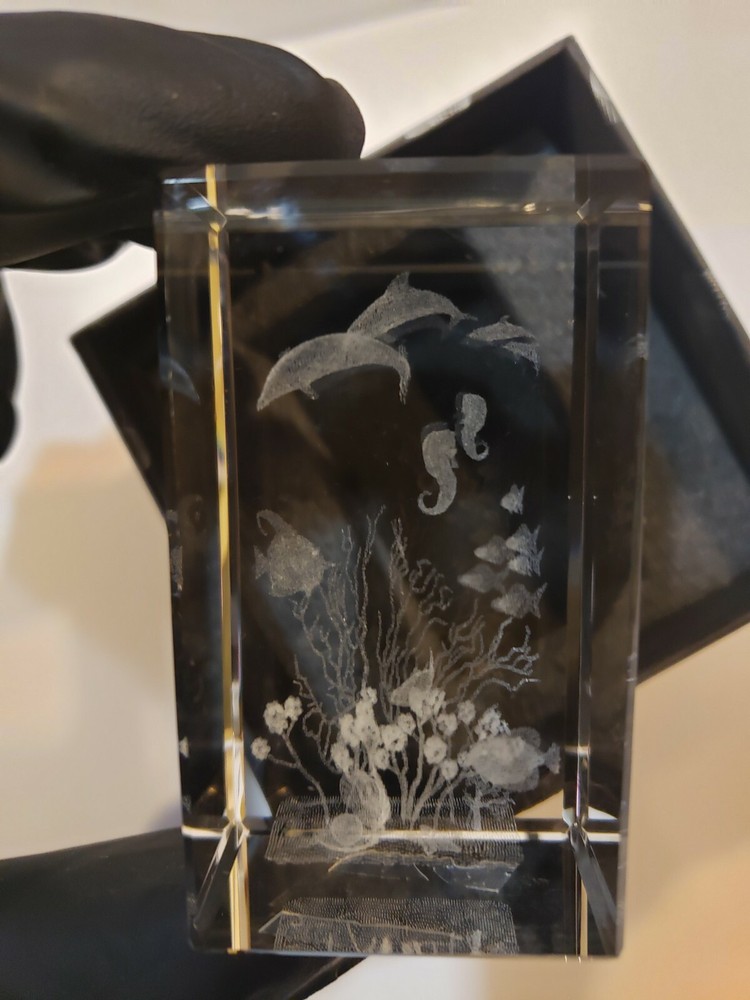 CRYSTAL 3-D LASER ETCHED GLASS CUBE dolphins seahorse ocean scene