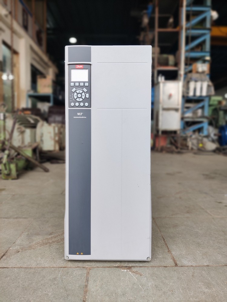 DANFOSS VLT FC-301P30KT4E55H2XGXXXXSXXXXAXBXCXXXXDX 37 KW 50 HP P/N: 131B6088