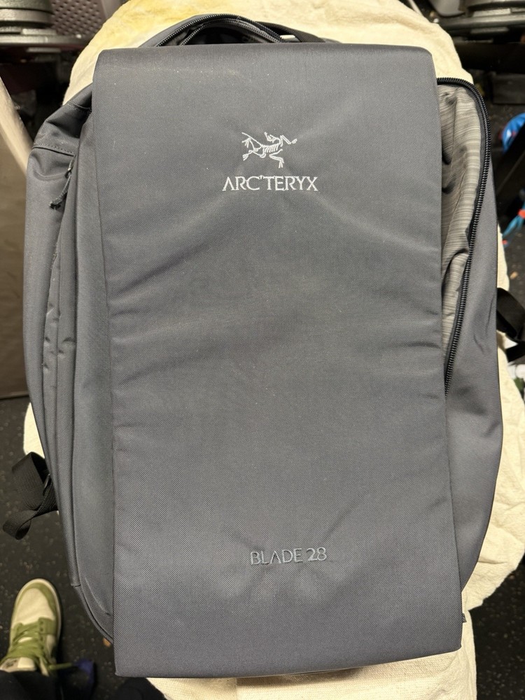 Arc’teryx Blade 28 Backpack – Premium Travel & Tech Pack, Grey, Great Condition