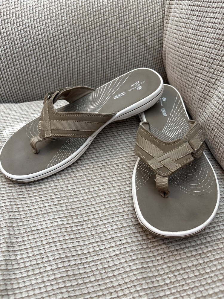 Clarks Cloudsteppers Adjustable Strap Flip Flop Sandals Taupe Size 9