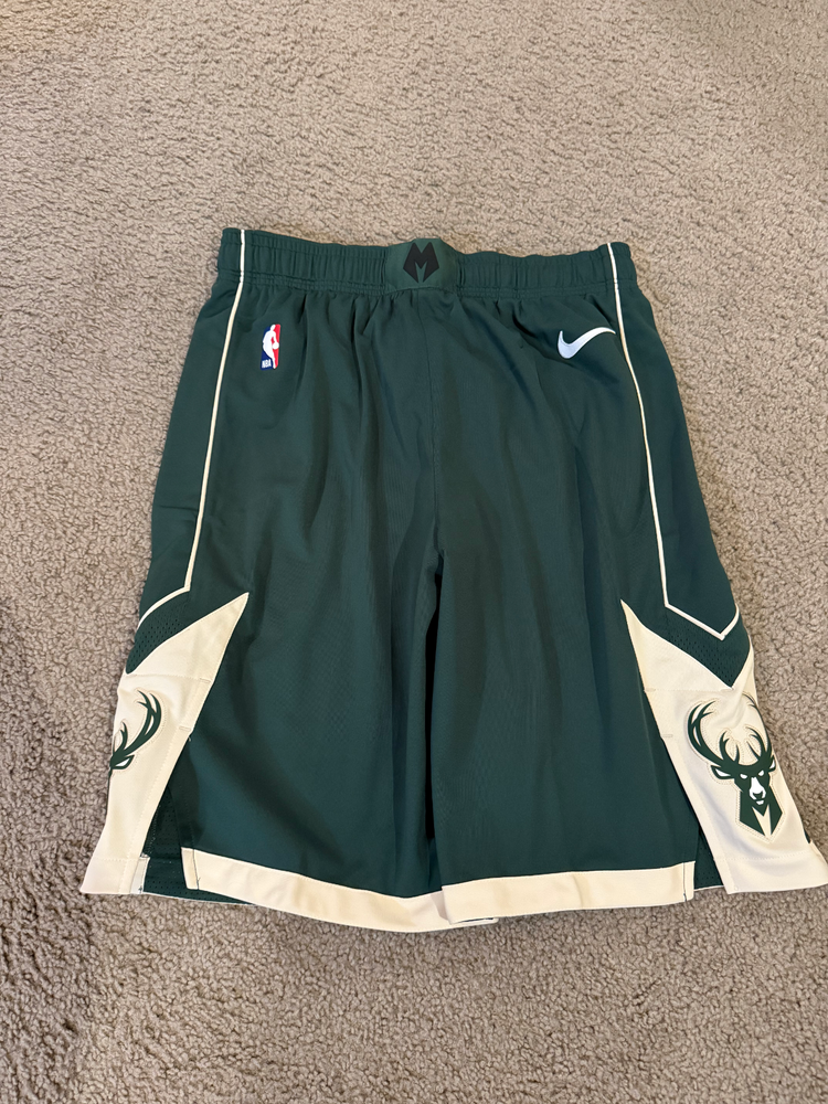 Milwaukee Bucks authentic green nike shorts size 38+2