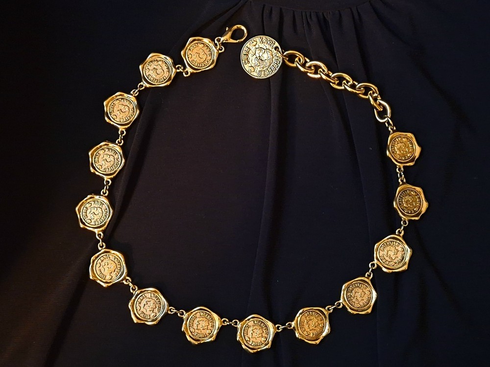 VINTAGE KARL LAGERFELD RUNWAY LOGO WAX SEAL MEDALLION GOLDPLATED NECKLACE 20