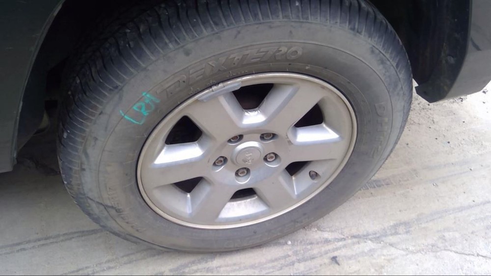 Wheel 17x7-1/2 Aluminum 6 Spoke Platinum-clad Fits 07-08 COMMANDER 4170117