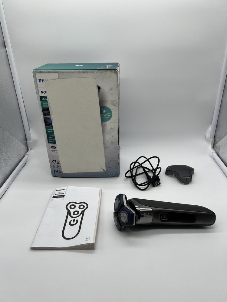 Philips Norelco 7200 Wet Dry Electric Shaver with Pop-Up Trim S7887/82