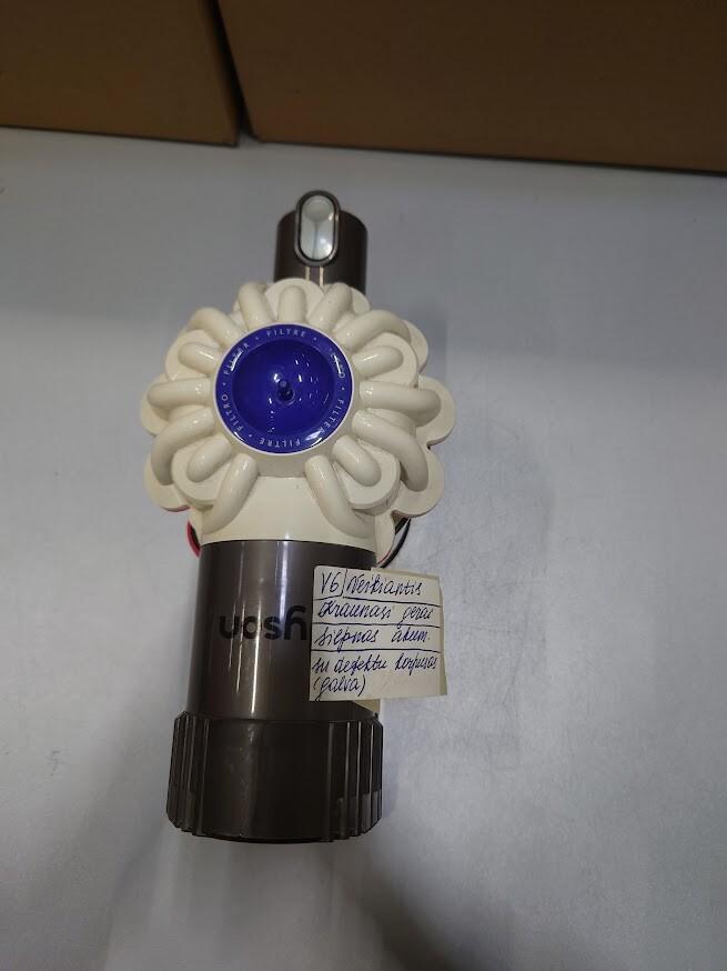 Used Dyson V6 Vacuum Body – Functional with Weak Battery