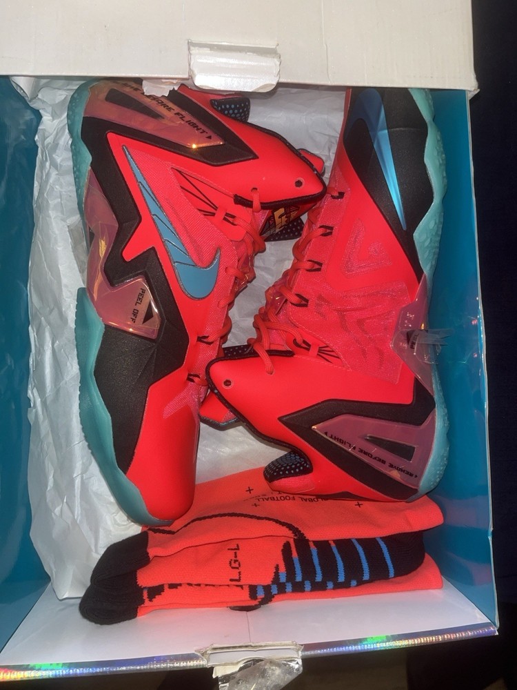 Nike LeBron 11 Elite Hero 642846-600 Size 11.5 NEW