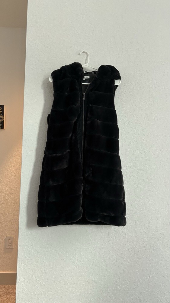 Via Spiga Women's Grooved Faux Fur Hooded Vest