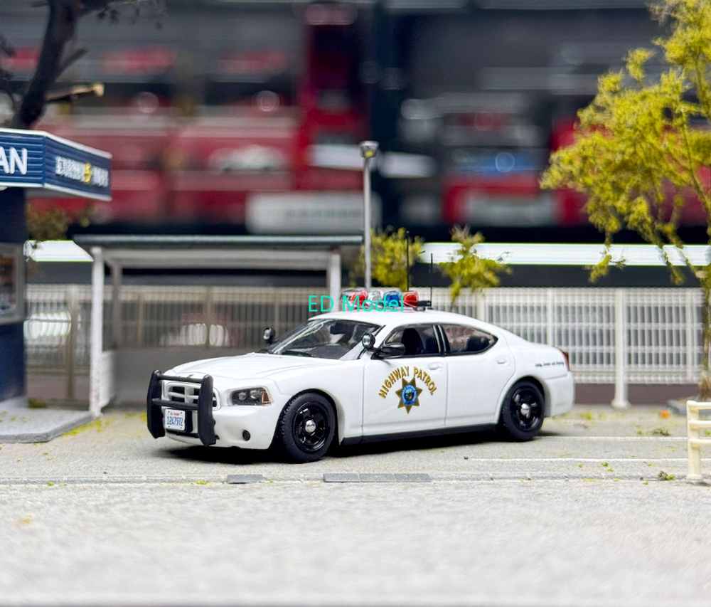 BN Rollin 1:64 2008 White CHP Police Charger Muscle Model Diecast Metal Car