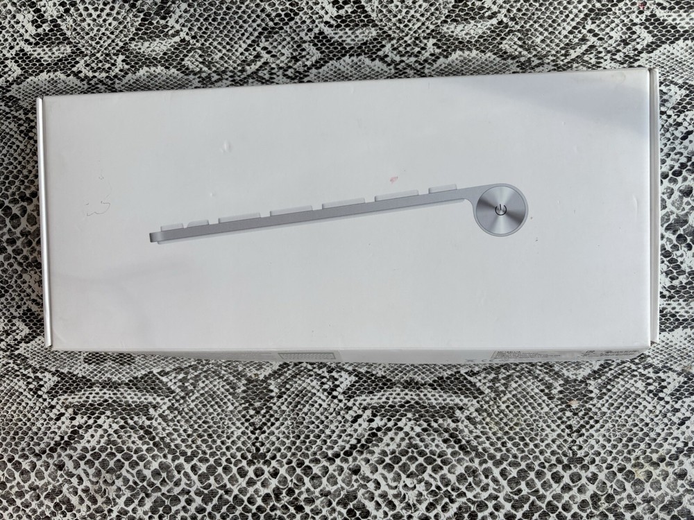 Apple MC184LL/A Wireless Keyboard for Laptop or Computer in Original Box