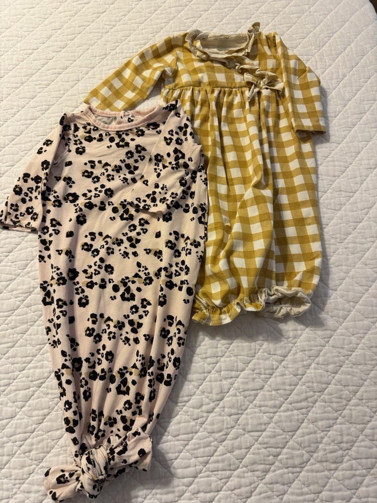 Lot of 2 Mud Pie Baby Girl Sleep Gowns 0-3 Mt Cotton EUC Newborn  Pajamas