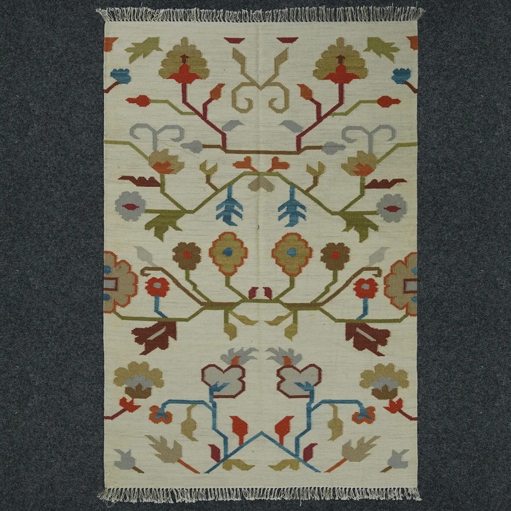 Handwoven Kilim Cotton Dhurrie Rug Color Beige Flower Design Handmade Carpet Rug