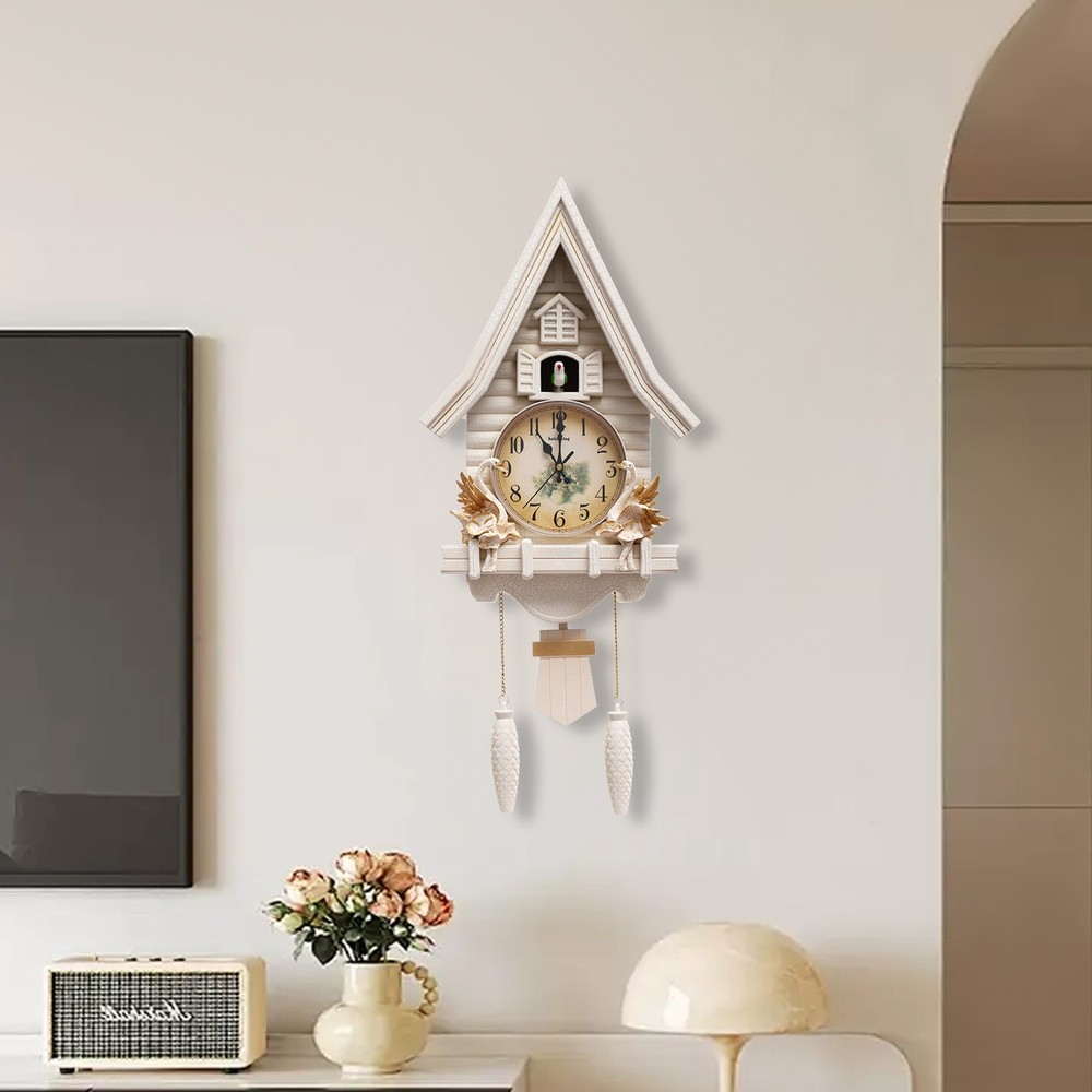 Battery Powered Modern Creative Wall Clock Indoor Clock for Living Room