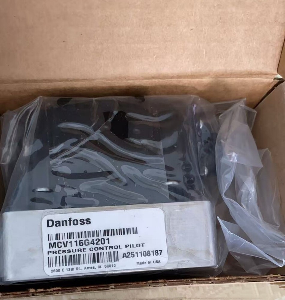 DANFOSS MCV116G4201 Control Valve UPS shipping NEW
