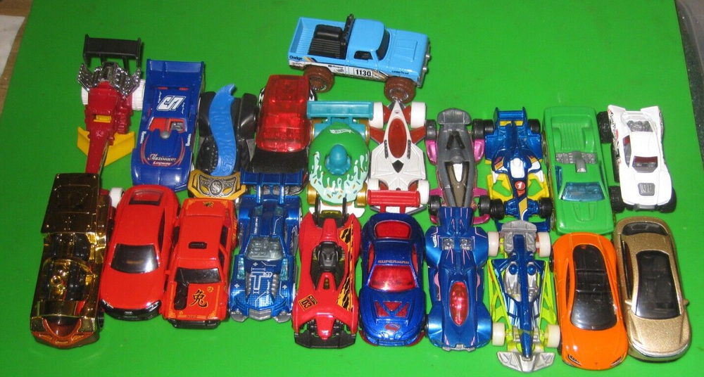 Lot 4 - Bundle of 21 Hot Wheels cars - Mixture , including a Train