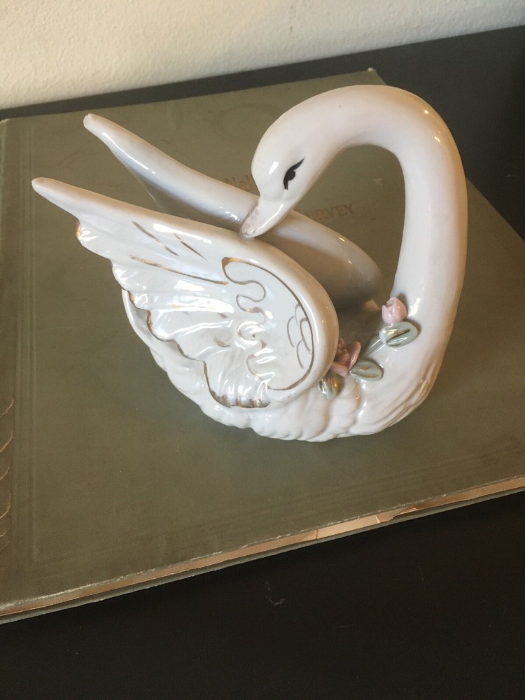 Vintage Ceramic Porcelain Swan figurine, China Looks 50s