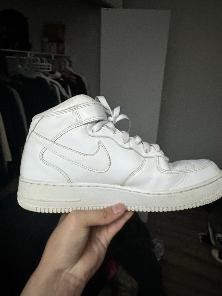 Size 9.5 - Nike Air Force 1 '07 Mid White