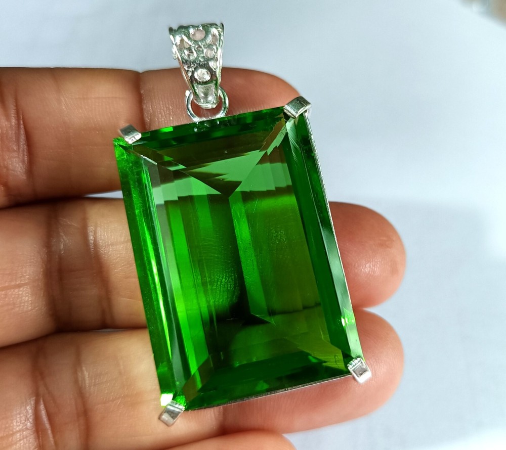 100.90 Ct Emerald Green Natural Topaz 925 Solid Silver Pendant Loose Gemstone