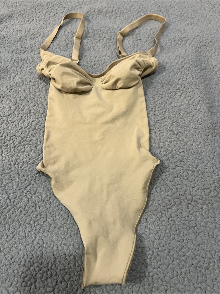 Skims Seamless Sculpt Thing Bodysuit Size Small Beige