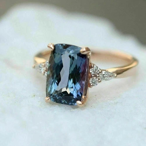 2.5Ct Emerald Alexandrite Solitaire Engagement Ring 14K Yellow Gold Finish
