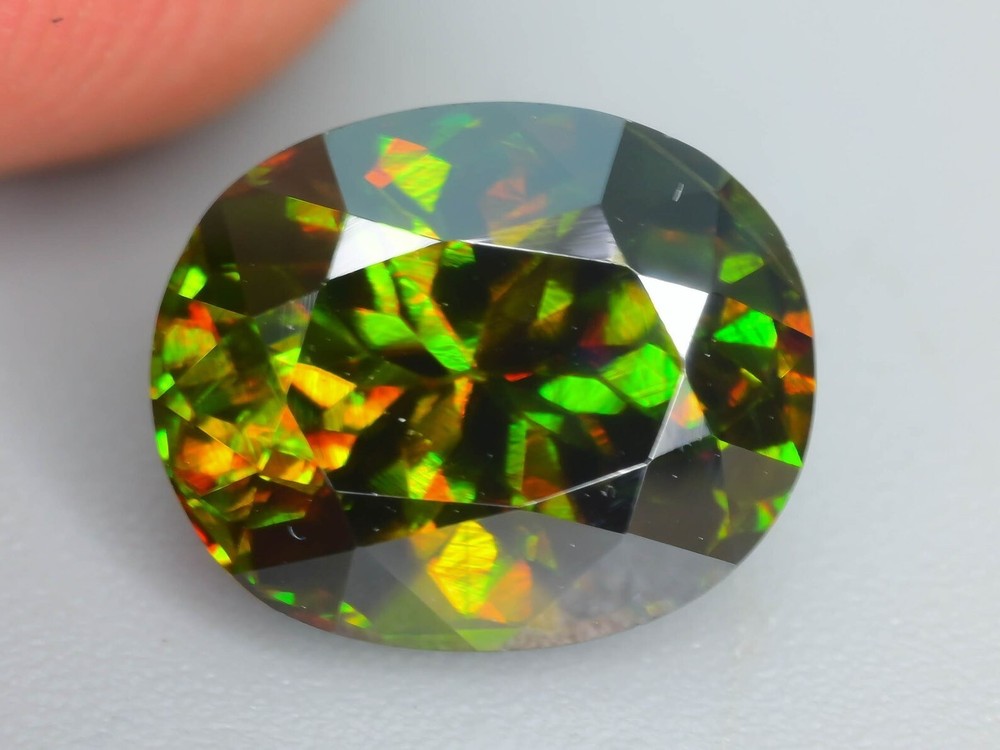 4 Ct Natural Full Fire Sphene Titanite Oval Shape Gemstone For Jewellery