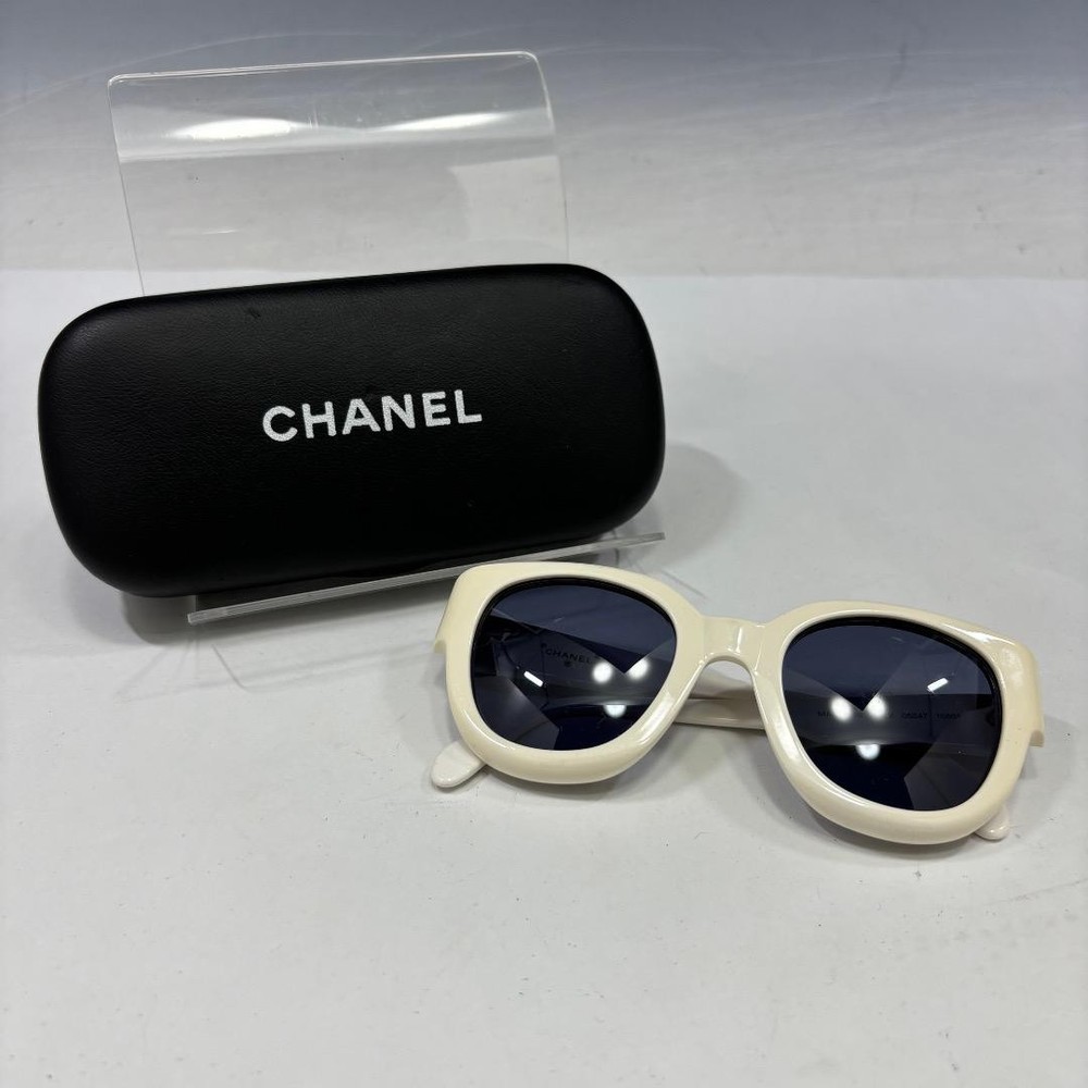 Chanel Vintage White Plastic Sunglasses Good Pre-Owned Condition